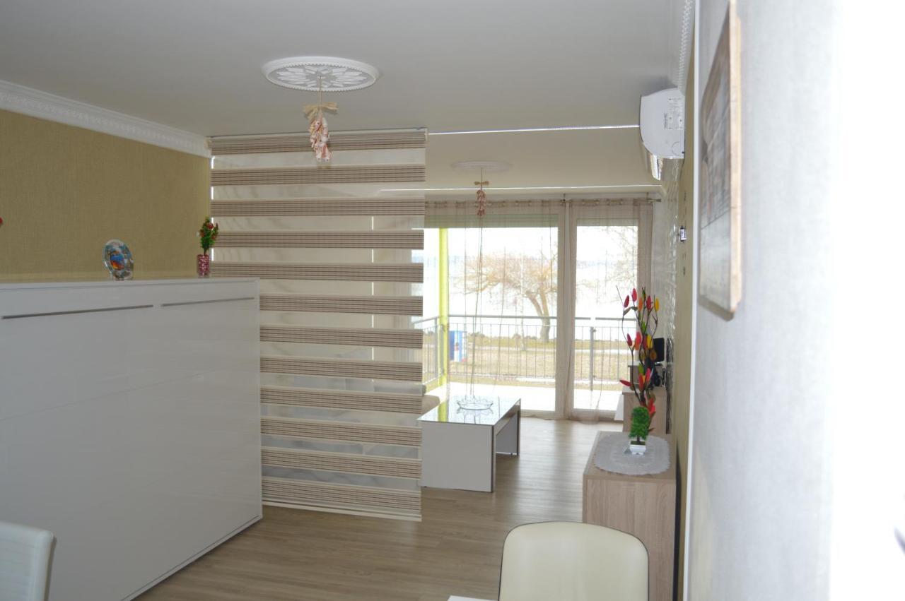 Siofok Ezuestpart Granada 2 Koezvetlen Vizparti Apartman Appartement Buitenkant foto