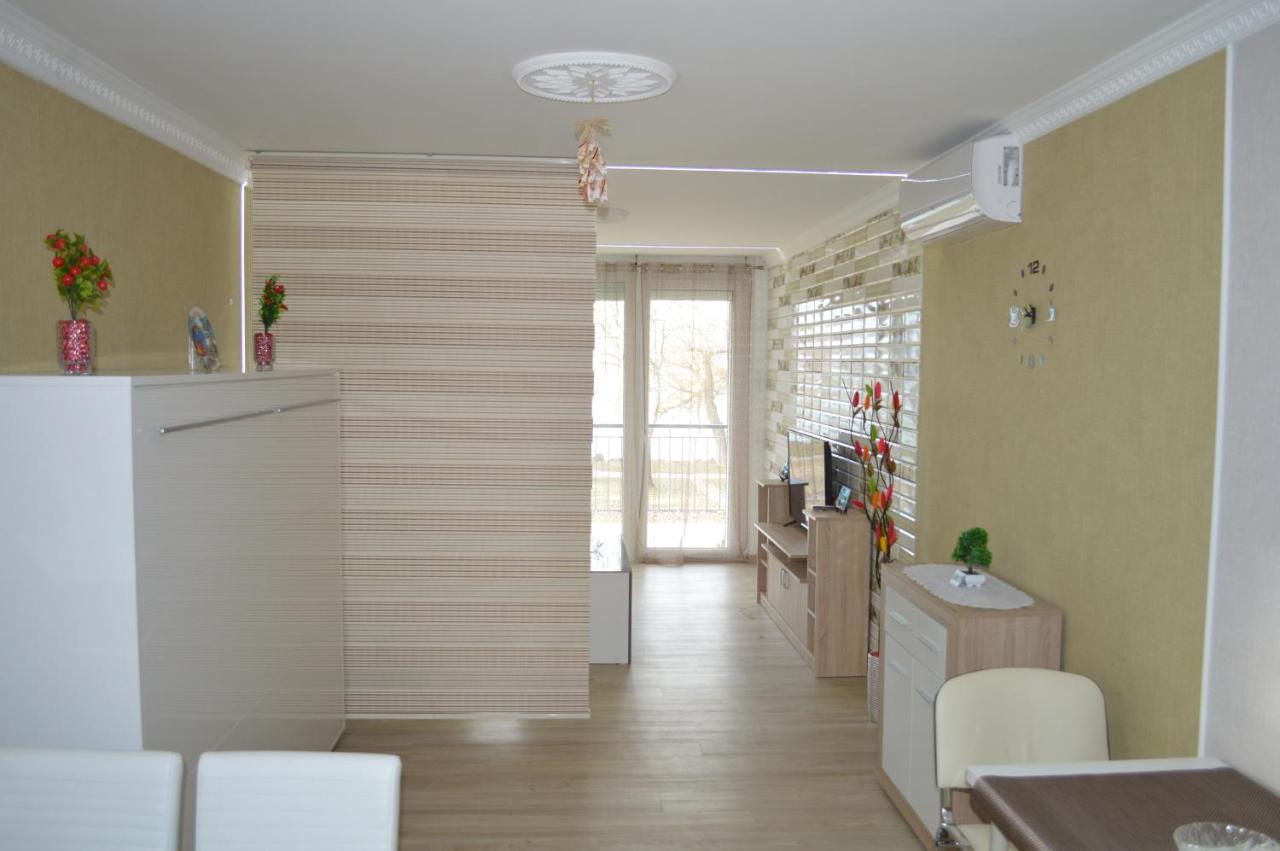 Siofok Ezuestpart Granada 2 Koezvetlen Vizparti Apartman Appartement Buitenkant foto