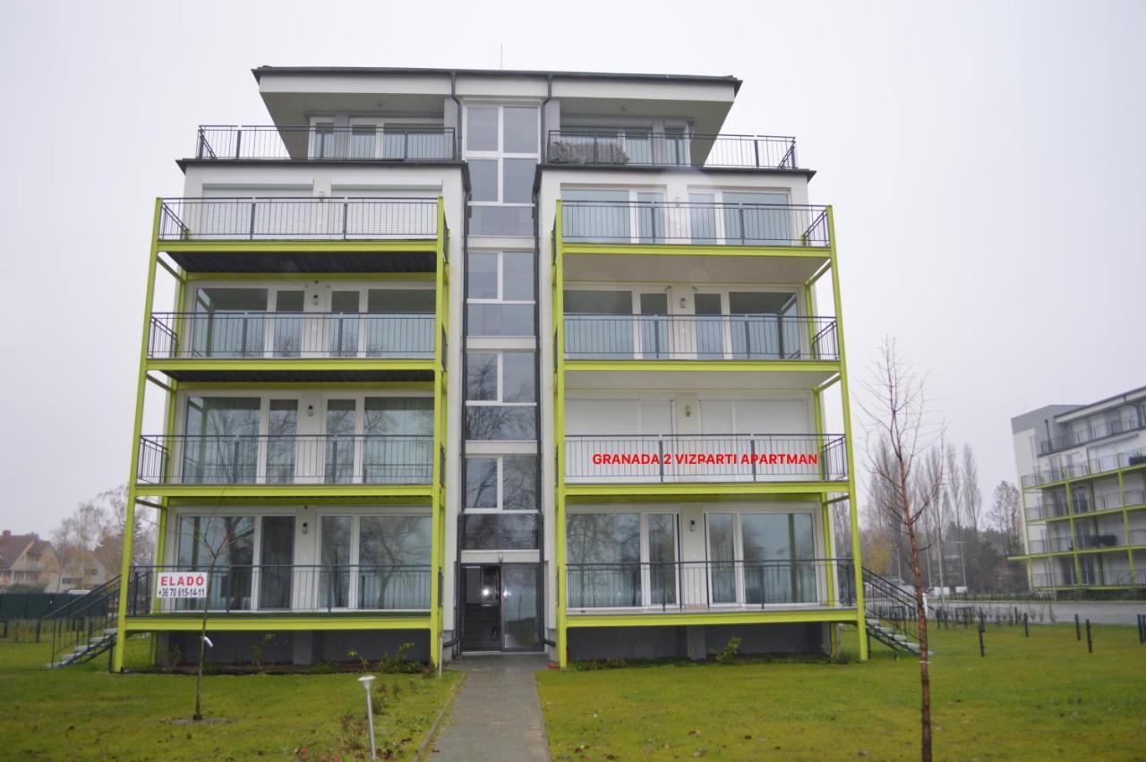 Siofok Ezuestpart Granada 2 Koezvetlen Vizparti Apartman Appartement Buitenkant foto