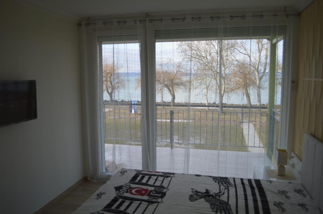 Siofok Ezuestpart Granada 2 Koezvetlen Vizparti Apartman Appartement Buitenkant foto