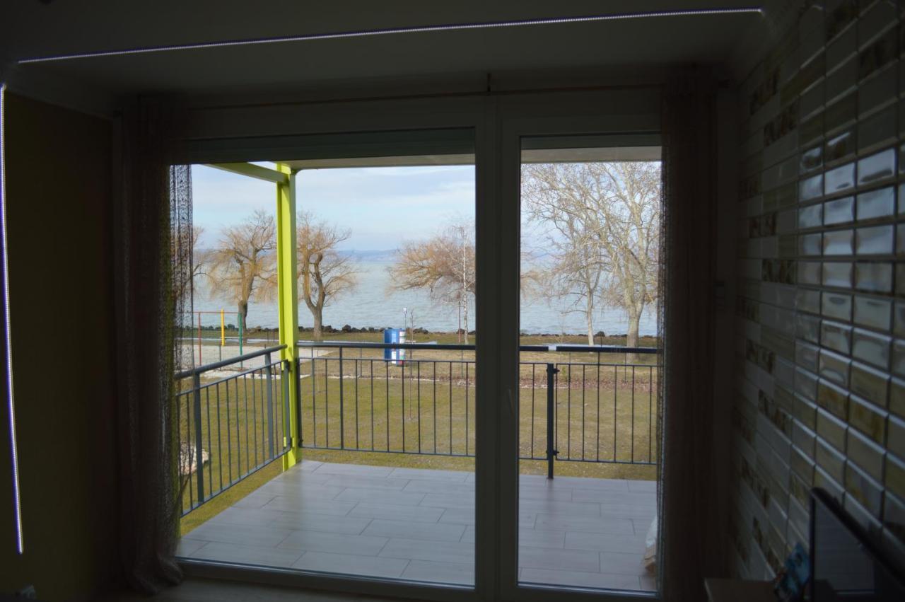 Siofok Ezuestpart Granada 2 Koezvetlen Vizparti Apartman Appartement Buitenkant foto